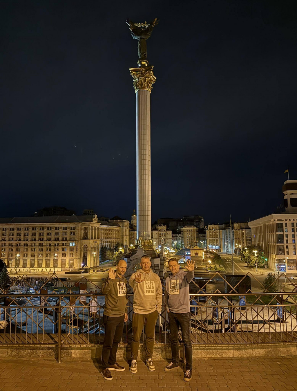 Poslanci Národnej rady z opozičného hnutia Slovensko Igor Matovič, Roman Mikulec a Gábor Grendel navštívili hlavné mesto Ukrajiny Kyjev. FOTO: Facebook/Igor Matovič