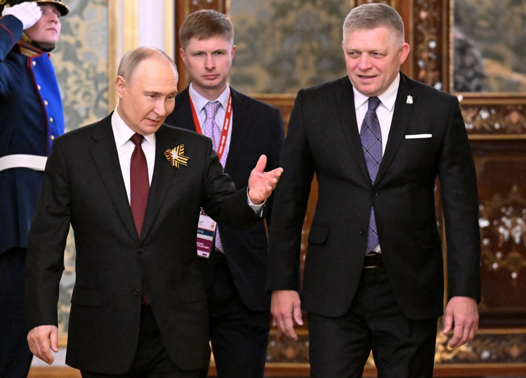 Ruský prezident Vladimir Putin sa stretol s premiérom Robertom Ficom v Kremli. FOTO: Reuters