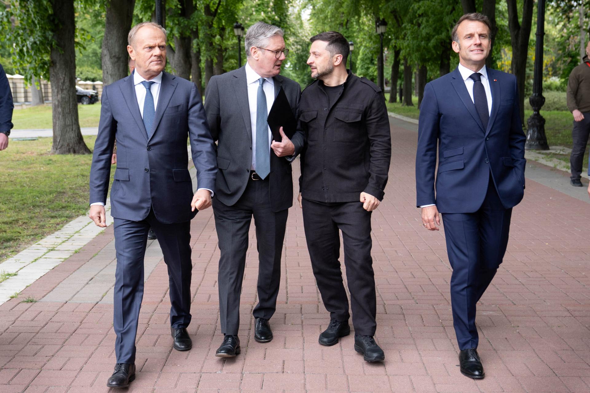 Zelenskyj sa dohodol s európskymi lídrami na prímerí, Putinovi pohrozili sankciami