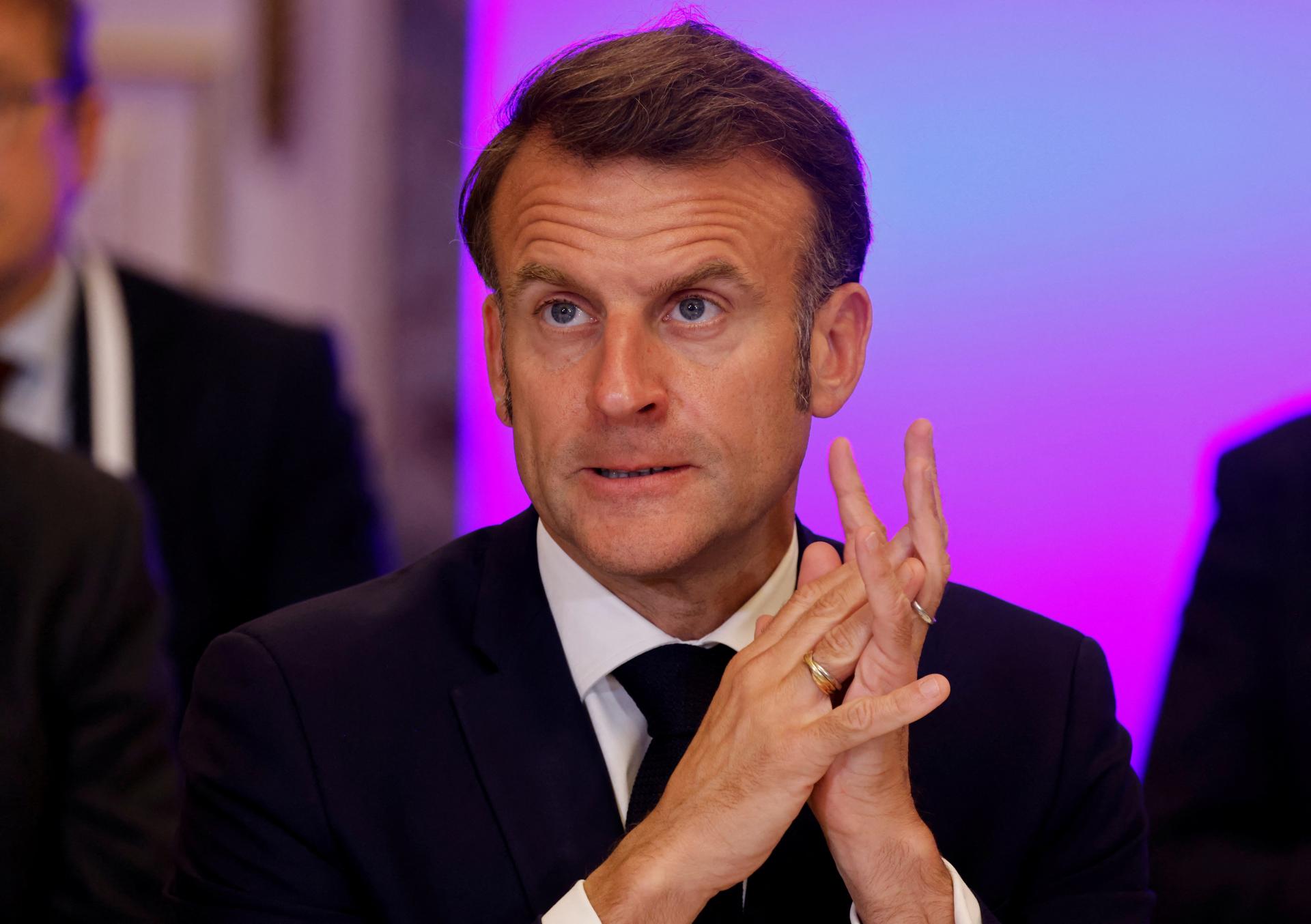 Macron: Putinov návrh na priame rokovania s Kyjevom je prvý krok, ale nestačí