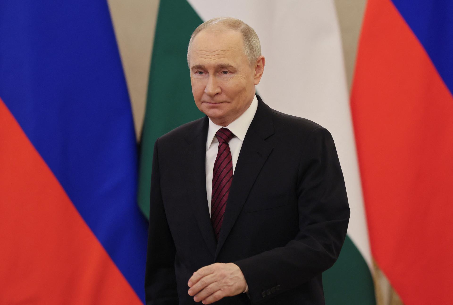 Koalícia považuje Putinov návrh na priame rokovania za pozitívum. Podľa opozície je to iba „dymová clona“