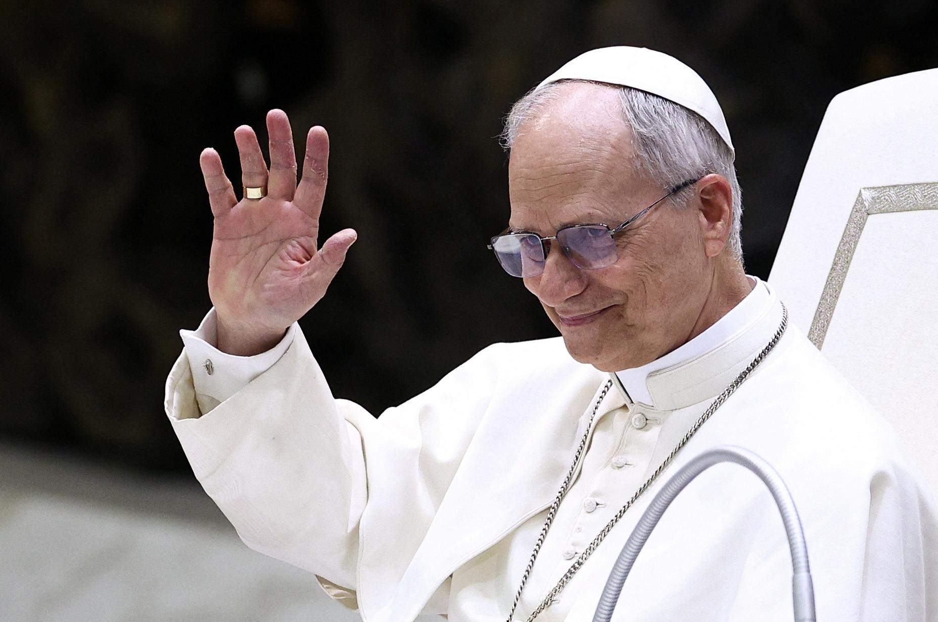 Zelenskyj telefonoval s novým pápežom, pozval ho na Ukrajinu