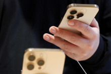 iPhone 16 Pro. FOTO: REUTERS