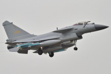 Čínska stíhačky Chengdu J-10. FOTO: Wikimedia
