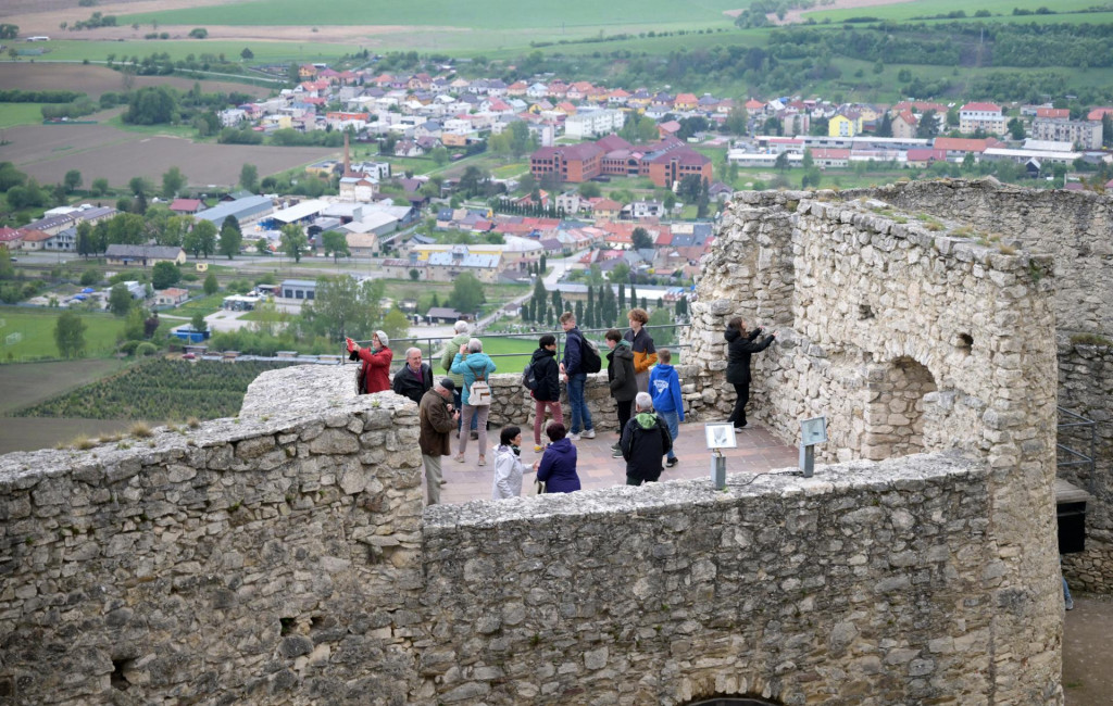 Snímka z otvorenia letnej turistickej sezóny na Spišskom hrade 10. mája 2025. FOTO TASR