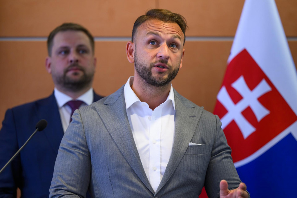 Minister zdravotníctva Kamil Šaško a minister vnútra Matúš Šutaj Eštok. FOTO TASR - Jaroslav Novák