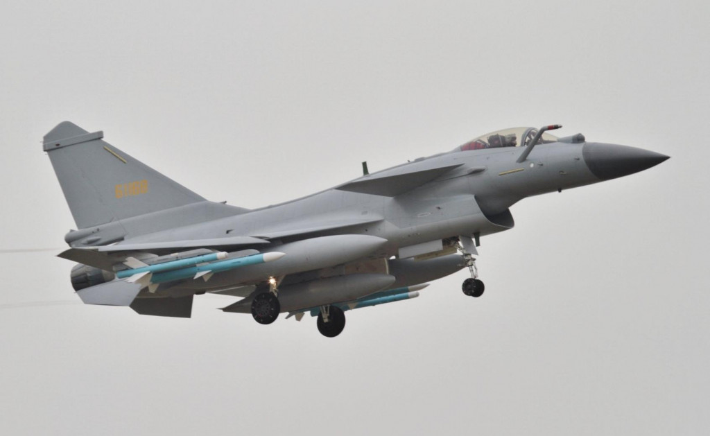 Čínska stíhačky Chengdu J-10. FOTO: Wikimedia
