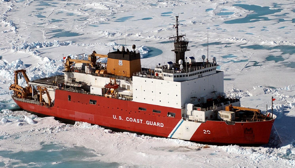 USCGC Healy (WAGB-20) je najväčší a technologicky najvyspelejší ľadoborec v Spojených štátoch a zároveň najväčšie plavidlo pobrežnej stráže USA. FOTO: U.S. COAST GUARD