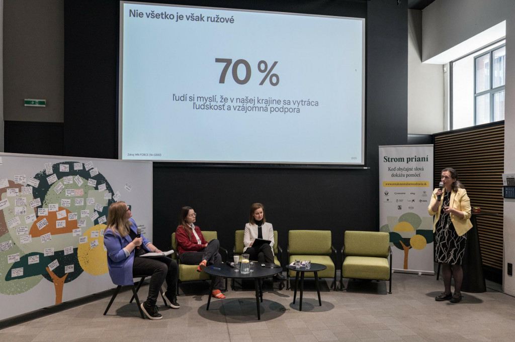 Odborníci počas tlačovej konferencie pri príležitosti Európskeho týždňa verejného zdravia.