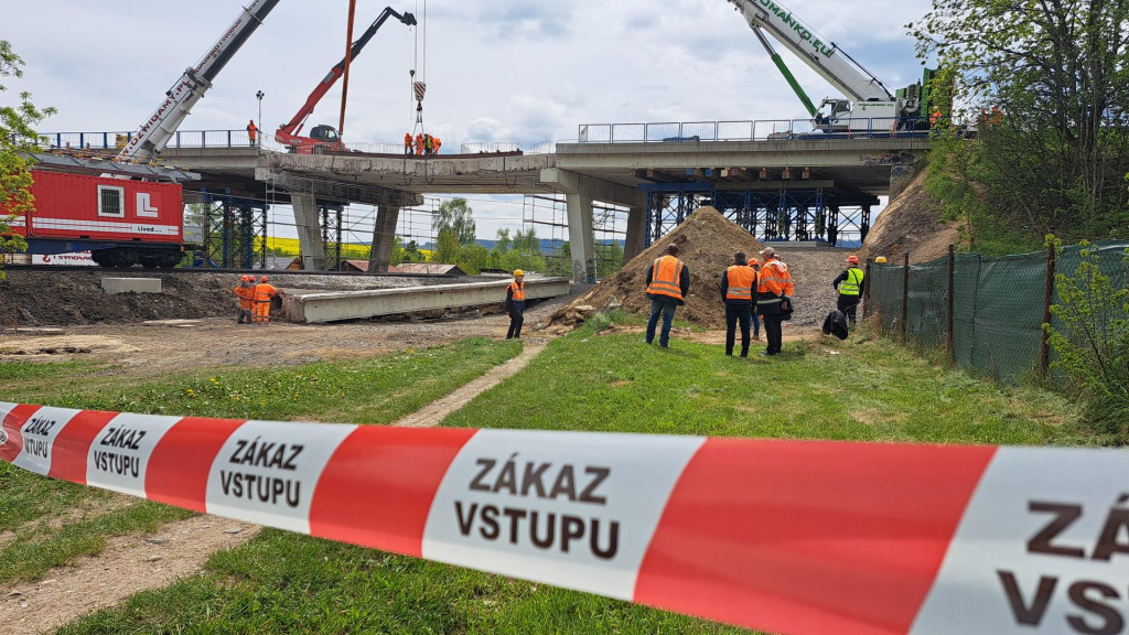 Dopravná infraštruktúra na Slovensku nie je v dobrom stave. Bez eurofondov by bola ešte v horšom. FOTO: TASR/A. Hudecová
