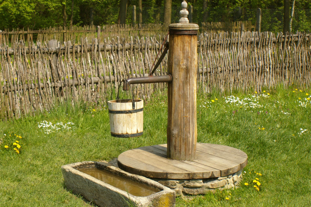 Ak plánujete stavať rodinný dom spolu so studňou, nový zákon umožňuje zlúčiť oba procesy do jedného. FOTO: Dreamstime