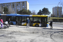 Na snímke zastávka MHD v Košiciach. FOTO: TASR/František Iván