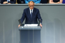 Nemecký kancelár Friedrich Merz predniesol prejav počas plenárneho zasadnutia dolnej komory parlamentu, Bundestagu, v Berlíne. FOTO: Reuters