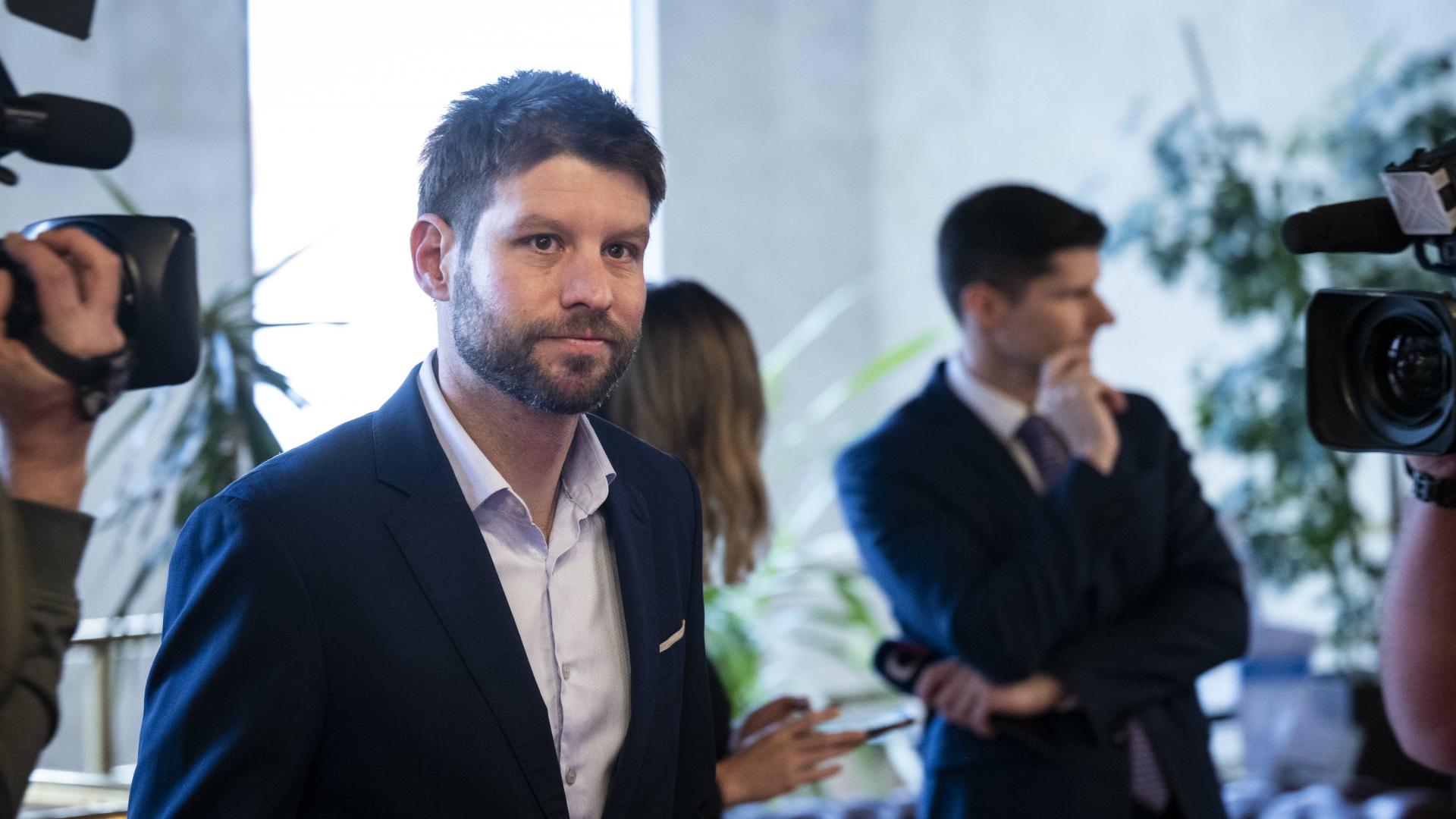 Politickú zodpovednosť za pokus o atentát na Fica nesie minister vnútra, tvrdí Šimečka