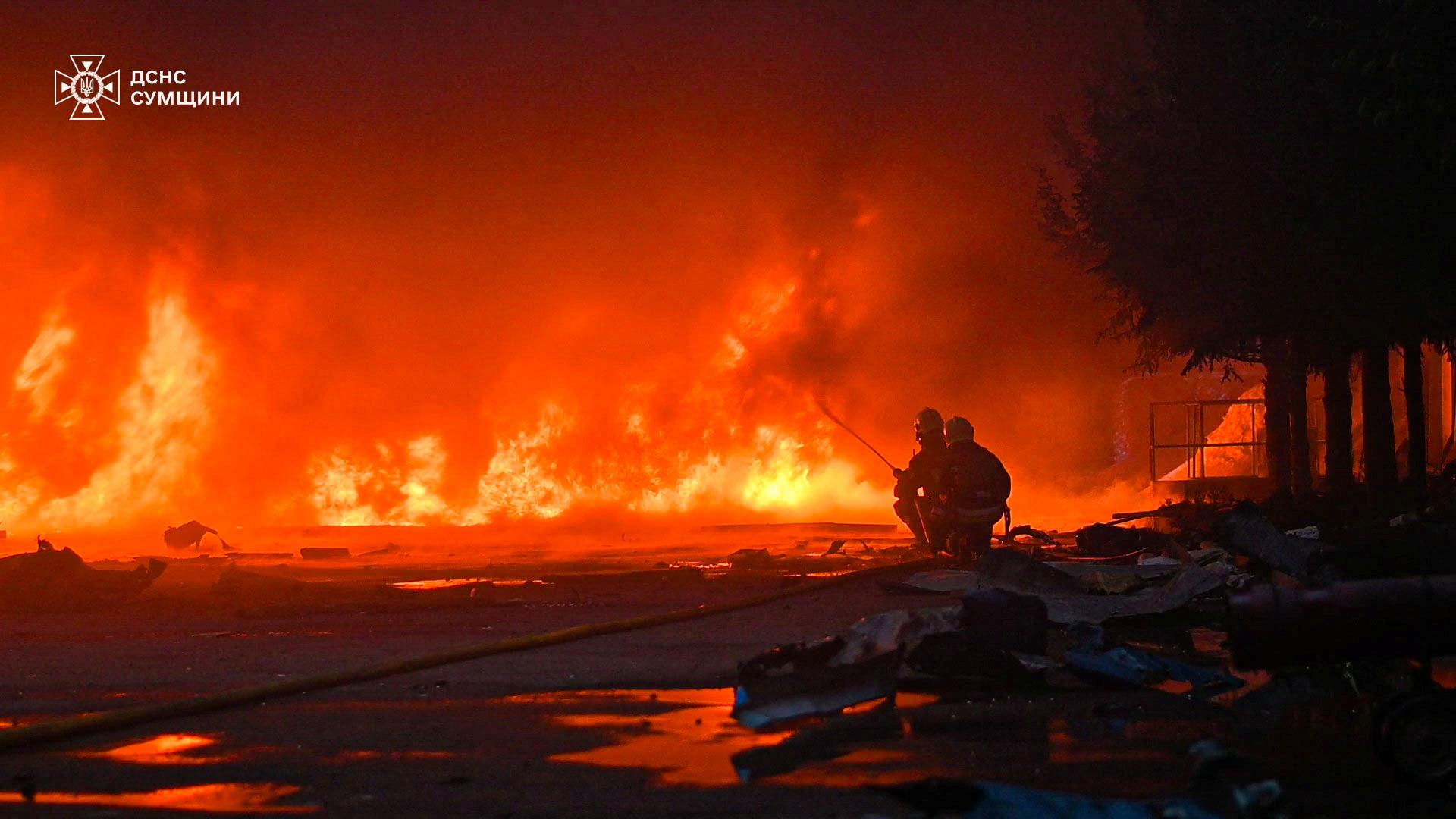 Rusko v noci zaútočilo na Ukrajinu s viac ako sto dronmi, útoky spôsobili viacero požiarov
