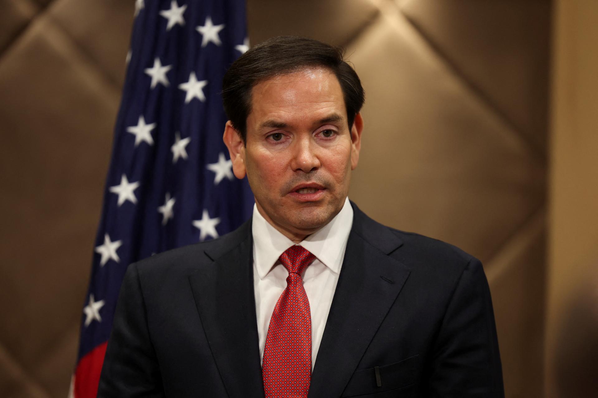 K prelomu v rokovaní o Ukrajine je potrebné stretnutie Trumpa s Putinom, povedal Rubio