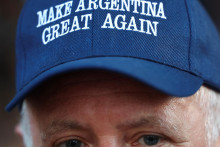 Samozvaný libertarián a anarchokapitalista, prezident Javier Milei, je veľkým fanúšikom amerického prezidenta Donalda Trumpa. FOTO: REUTERS