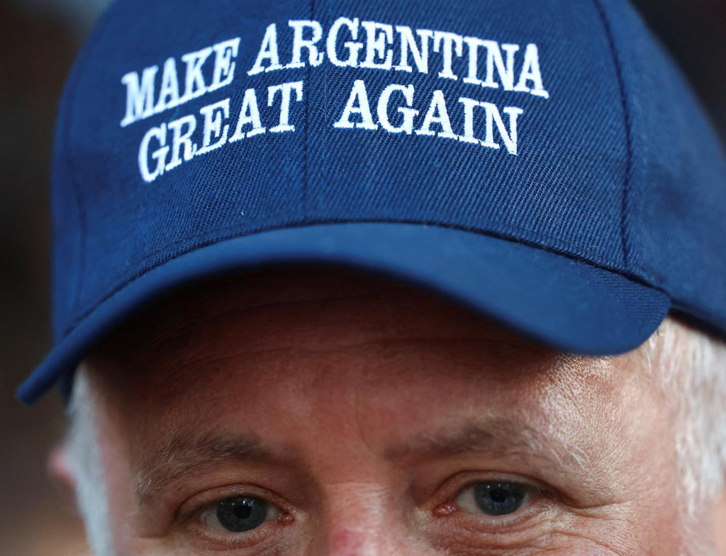 Samozvaný libertarián a anarchokapitalista, prezident Javier Milei, je veľkým fanúšikom amerického prezidenta Donalda Trumpa. FOTO: REUTERS