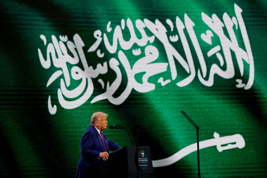 Americký prezident Donald Trump sa 13. mája 2025 zúčastnil saudsko-amerického investičného fóra v Rijáde v Saudskej Arábii. FOTO: REUTERS