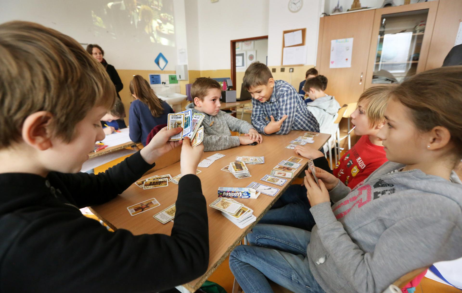 Revolučná novinka na Slovensku, učí sa aj podľa francúzskej klasiky. Tri školy pre HN ukázali, aká je prax