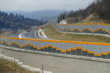 Na archívnej snímke z konca roku 2020 je novootvorený úsek diaľnice D3 Čadca, Bukov – Svrčinovec.

FOTO: TASR/E. Ďurčová