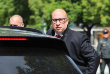 Na snímke minister dopravy a výstavby SR Jozef Ráž (nominant Smer-SD) prichádza na výjazdové rokovanie vlády SR v Handlovej vo štvrtok 15. mája 2025. FOTO: TASR