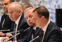 Poradca ruského prezidenta Vladimir Medinskij vedie ruskú delegáciu počas rokovania s delegáciou Ukrajiny v paláci Dolmabahče v Istanbule. FOTO: TASR/AP