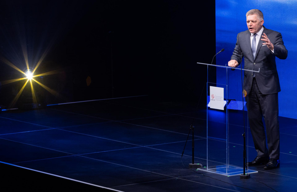 Na snímke premiér Robert Fico počas podujatia Stačilo nenávisti, ktoré sa uskutočnilo vo štvrtok 15. mája 2025 v Handlovej. FOTO: TASR/D. Stehlík