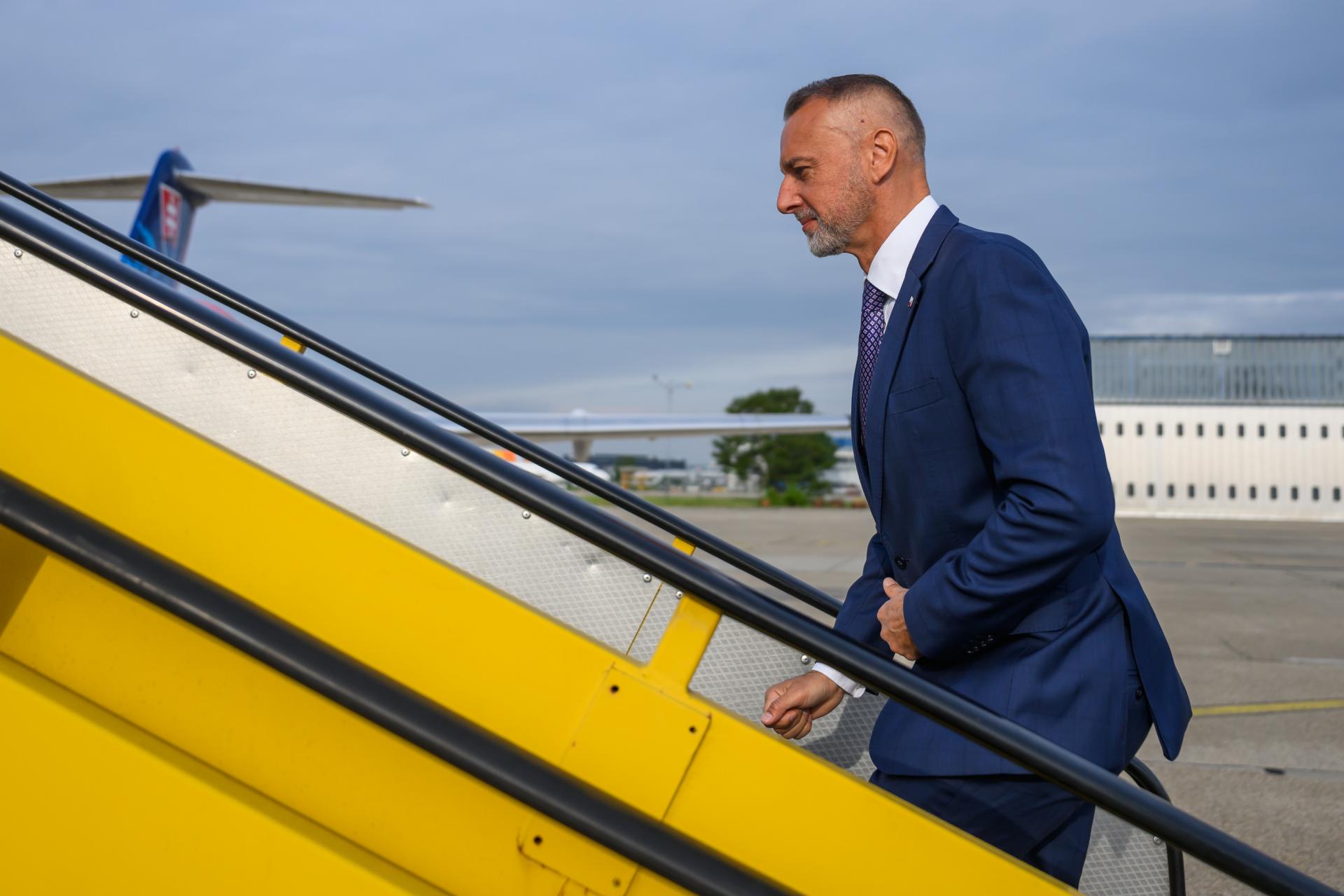 Raši odcestuje v nedeľu spolu s Gašparom na oficiálnu návštevu Číny, chce rozšíriť obchodnú spoluprácu