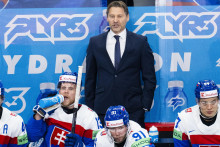 Tréner slovenske hokejovej reprezentácie Vladimír Országh počas zápasu A-skupiny Kanada - Slovensko na 88. majstrovstvách sveta v ľadovom hokeji. FOTO: TASR/Jakub Kotian