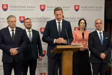 Šéf KDH Milan Majerský (v strede). FOTO: HN/Akos Cséplö