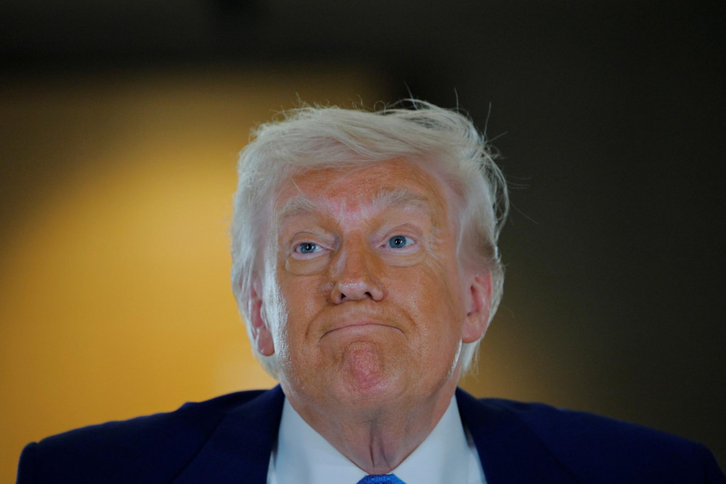 Nad verejnými financiami Spojených štátov sa sťahujú temné mračná a prezident Donald Trump to dobre vie. FOTO: REUTERS