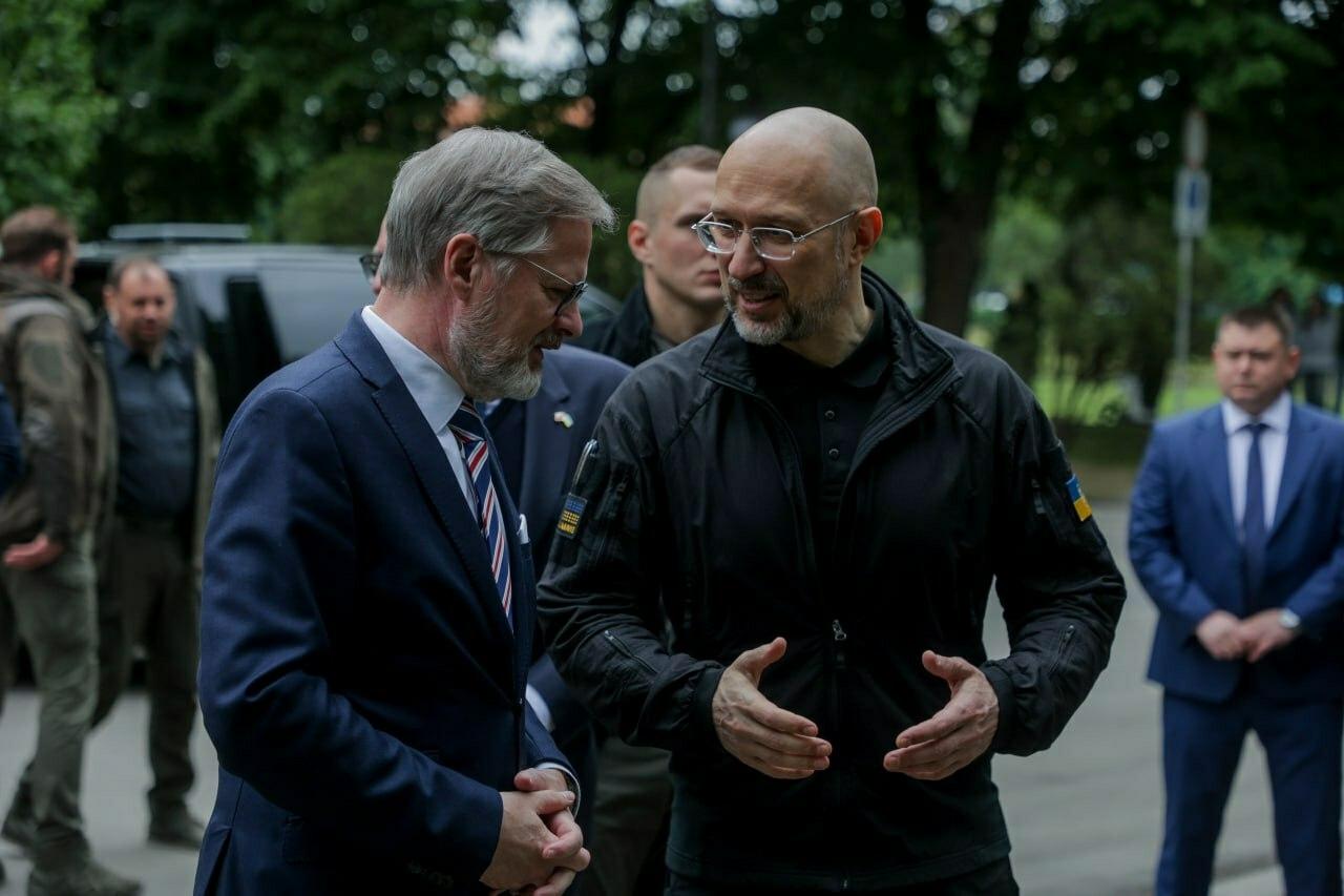 Fiala sa v Užhorode stretol so Šmyhaľom. Budeme naďalej pomáhať zo všetkých síl, vyhlásil český premiér