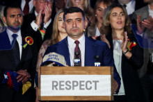 Neúspešný kandidát na prezidentský úrad a krajne pravicový rumunský politik George Simion. FOTO: REUTERS