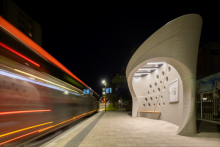 Prvá zastávka vytvorená 3D tlačou betónu v Bratislave.