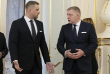 Minister zdravotníctva Kamil Šaško a premiér Robert Fico.
