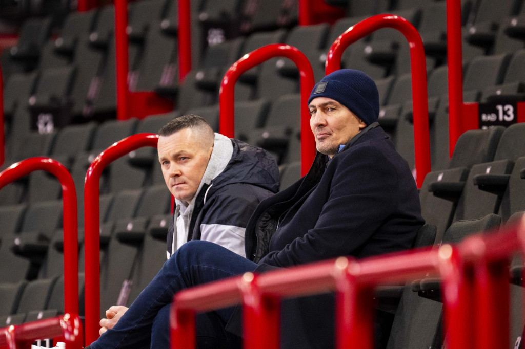 Na snímke zľava generálny sekretár Slovenského zväzu ľadového hokeja (SZĽH) Miroslav Lažo a prezident SZĽH Miroslav Šatan. FOTO: TASR/Jakub Kotian