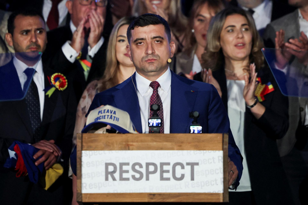 Neúspešný kandidát na prezidentský úrad a krajne pravicový rumunský politik George Simion. FOTO: REUTERS
