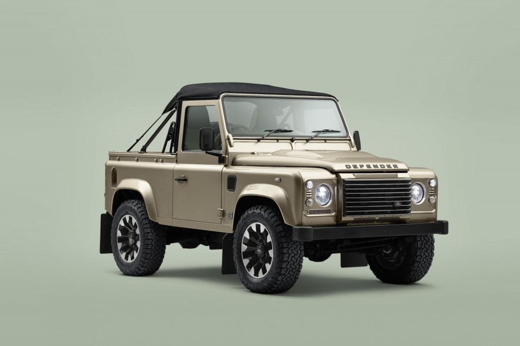 Land Rover Defender V8 Soft Top
