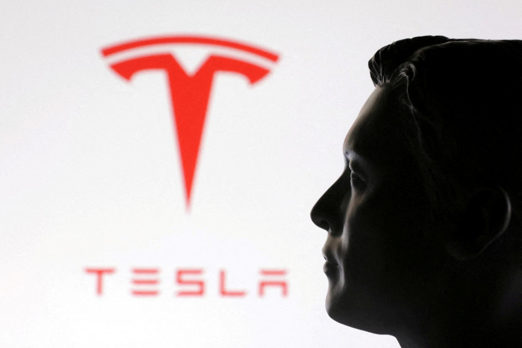 Minulý týždeň Musk oznámil, že 30. mája na úrade končí. Na otázku, či ho to, čomu čelil, prinútilo popremýšľať o svojej angažovanosti v politike, odpovedal: „Urobil som, čo bolo potrebné urobiť.“ FOTO: REUTERS