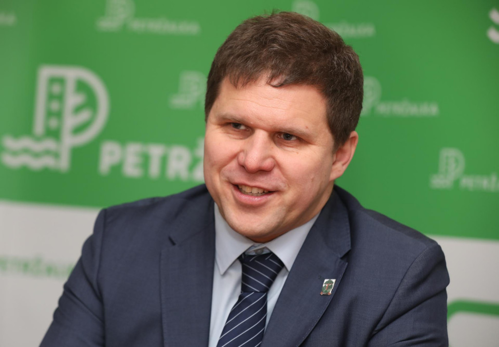 Ján Hrčka, odstupujúci starosta Petržalky. FOTO: HN/Peter Mayer
