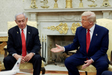 Americký prezident Donald Trump rokoval s izraelským premiérom Benjaminom Netanjahuom. FOTO: Reuters