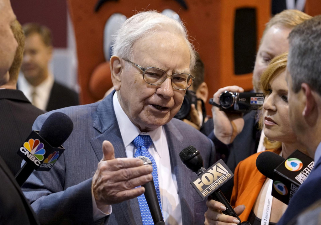 Investor Warren Buffet počas svojej úspešnej kariéry sa často riadil pravidlom nákupu podhodnotených akcií. FOTO: Reuters