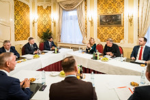 Na snímke jedna z koaličných rád v minulom roku. FOTO: Úrad vlády SR