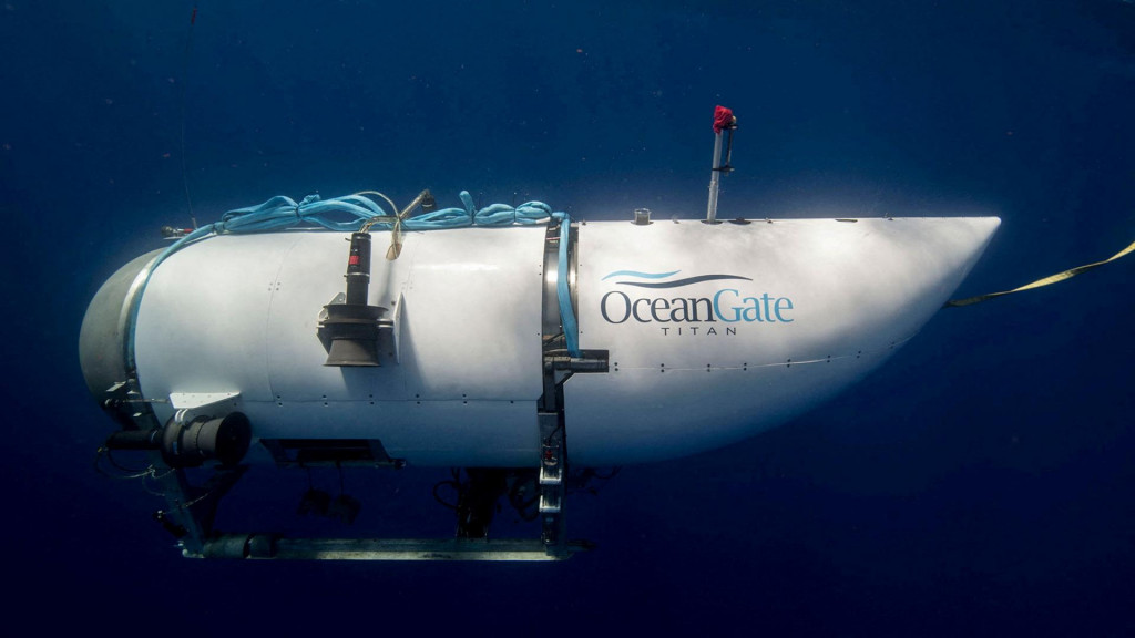 Ponorka Titan, ktorú prevádzkuje spoločnosť OceanGate Expeditions na preskúmanie vraku potopeného Titanicu pri pobreží Newfoundlandu, sa ponára na nedatovanej fotografii. FOTO: Reuters
