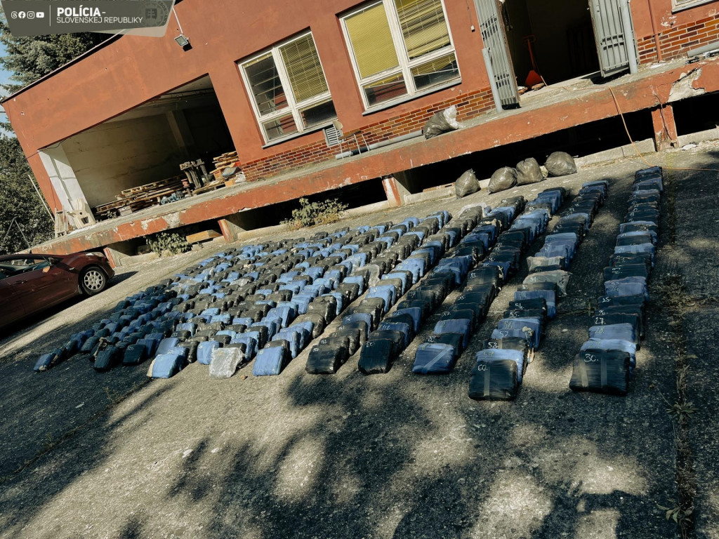 Národná protidrogovka zrealizovala v súčinnosti s Útvarom osobitného určenia policajnú akciu s krycím názvom „Mexiko FOTO: polícia SR