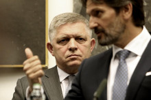 Premiér Robert Fico a podpredseda vlády a minister obrany Robert Kaliňák. FOTO: TASR/Ján Krošlák