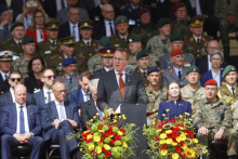 Nemecký minister obrany Boris Pistorius reční počas slávnostnej inaugurácie nemeckej brigády pre východné krídlo NATO. FOTO: TASR/AP