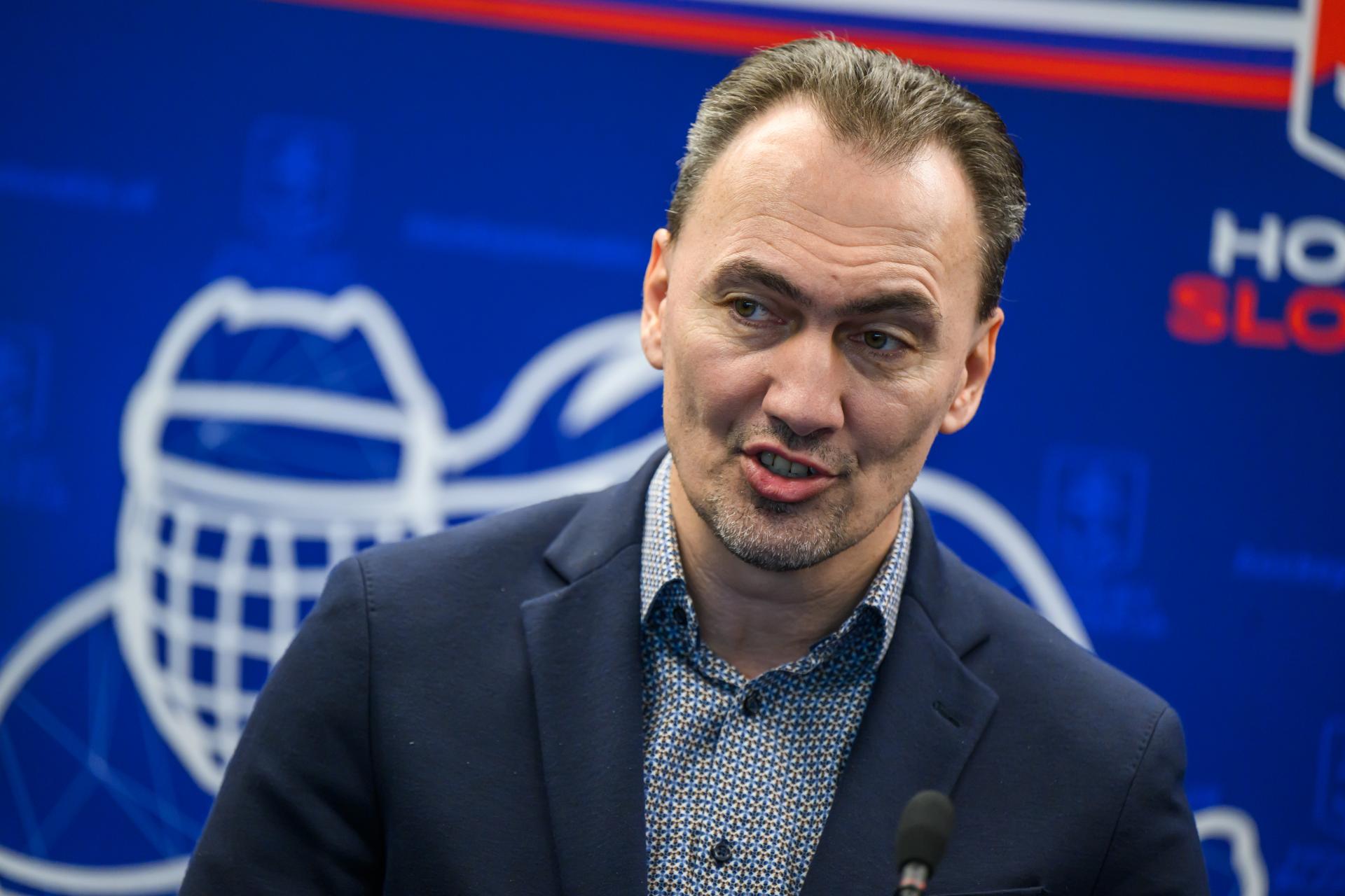 Šatan hovorí o rekordnom šampionáte, pôjdu naň desiatky miliónov. Reagoval aj na Huliakov odkaz