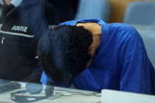 Sýrčan obžalovaný z vlaňajšieho teroristického útoku v nemeckom meste Solingen sa dnes na úvod procesu k činu priznal. FOTO: Reuters